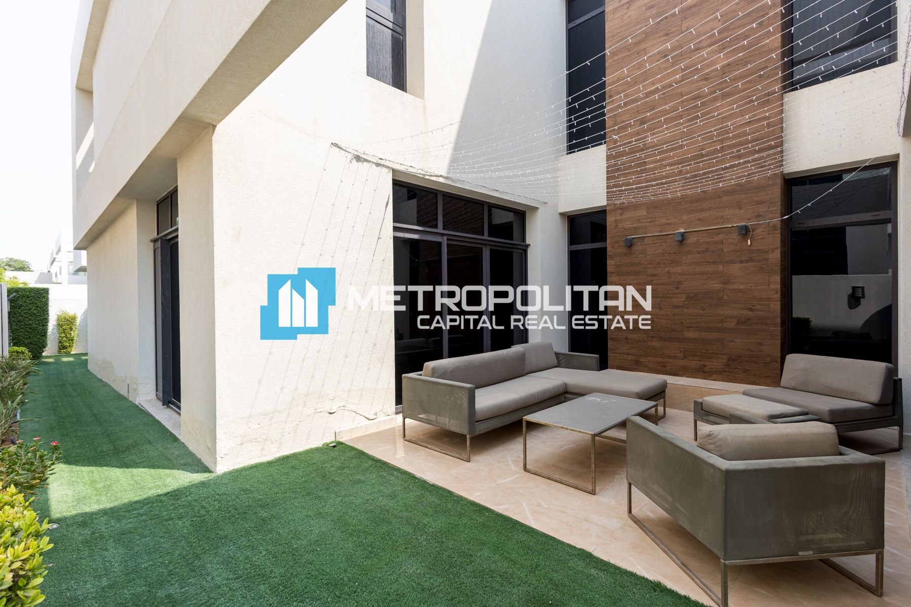 Large Garden |Double Row |End Unit |Near To Park