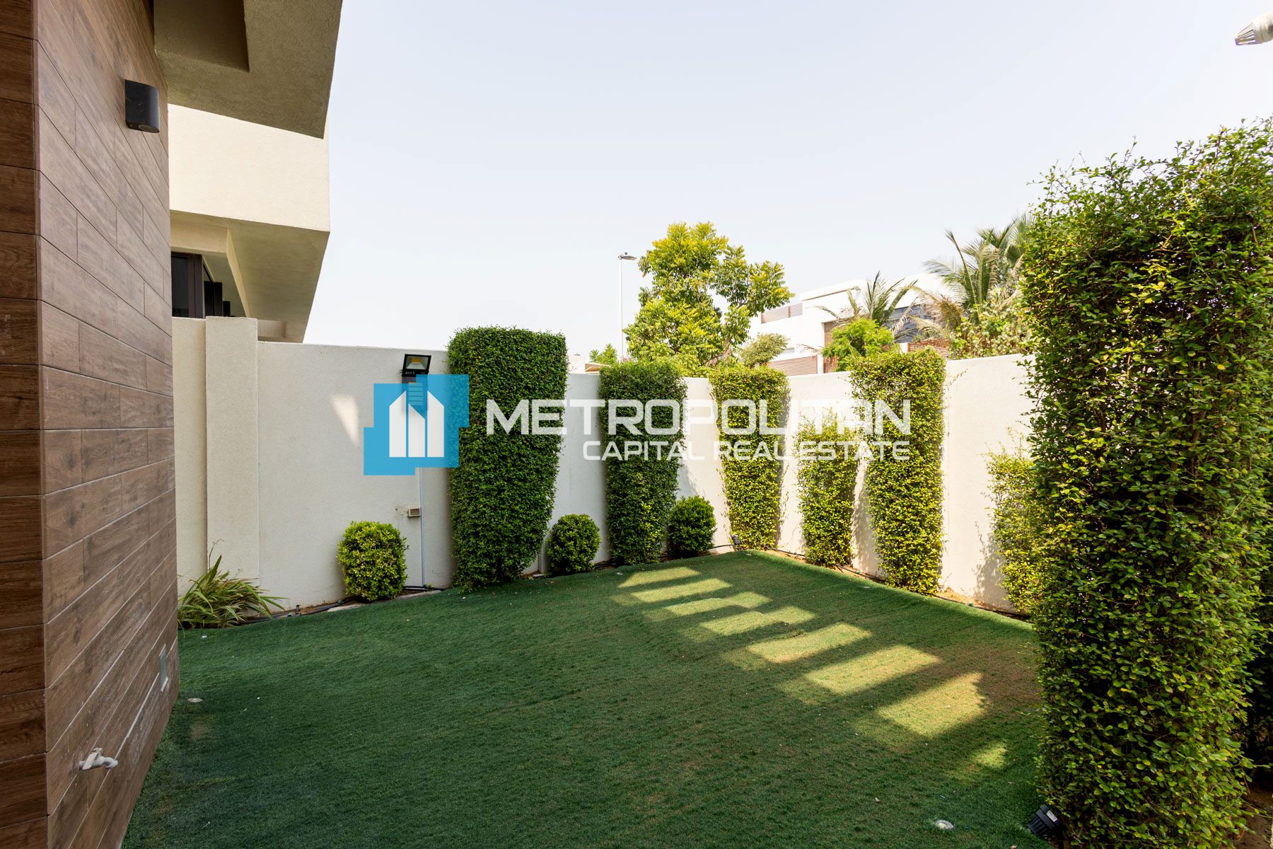 Large Garden |Double Row |End Unit |Near To Park
