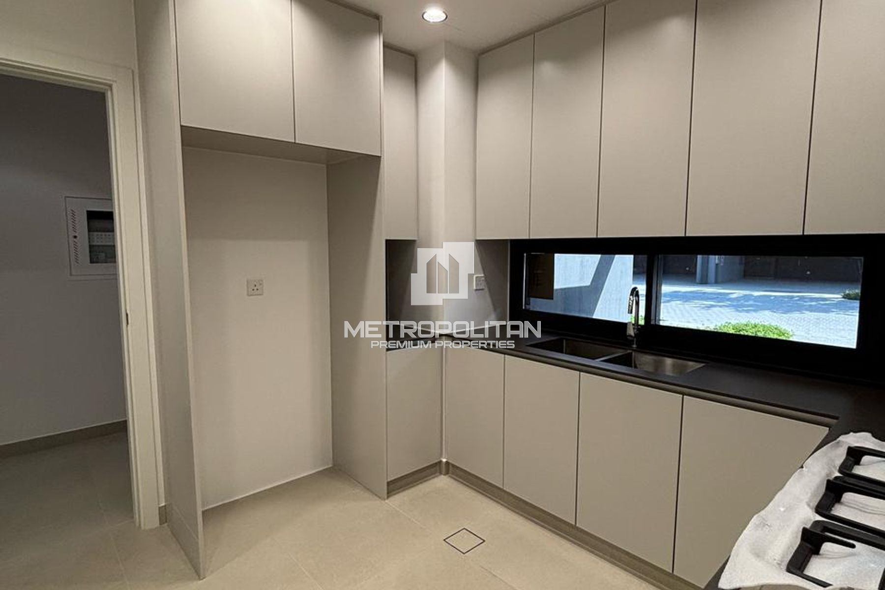 Stunning 4BR Townhouse +Maid | Smart Home | Resale
