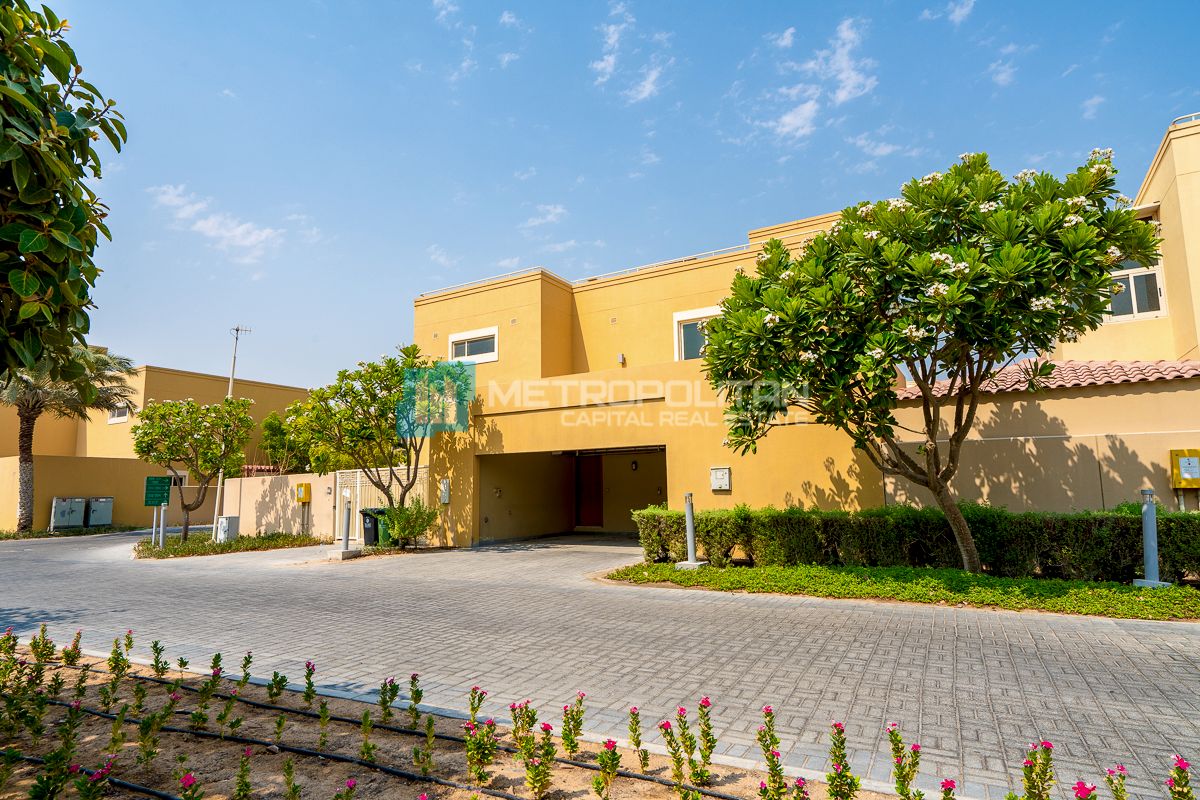 4BR Villa for Sale in Hemaim Community, Al Raha Gardens - MCS-37833