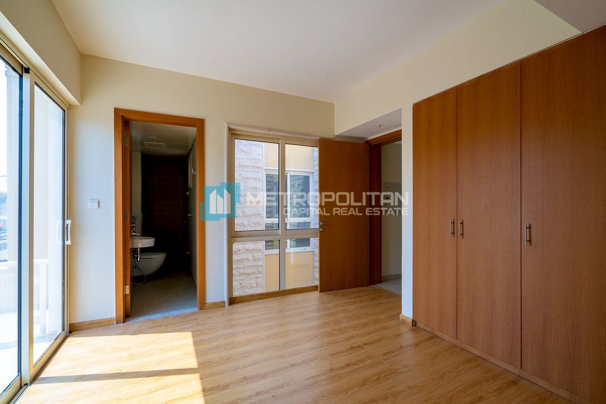 Private Pool| 4BR+M|Next To Corner| For Local Only