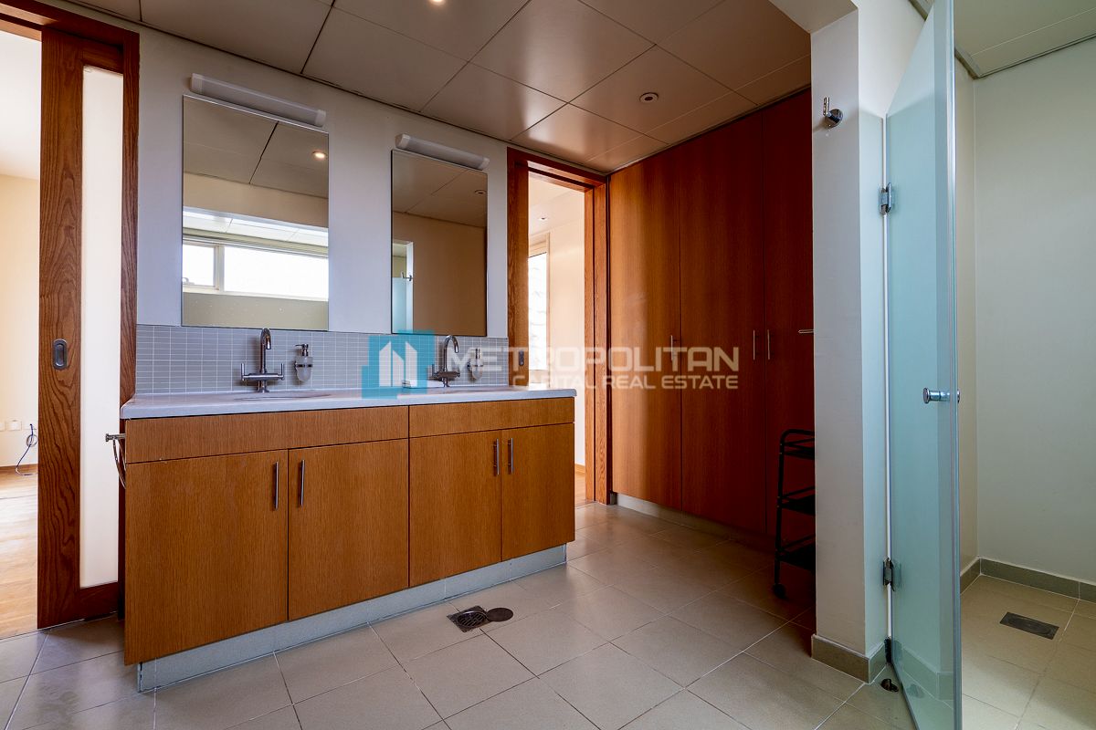 Private Pool| 4BR+M|Next To Corner| For Local Only