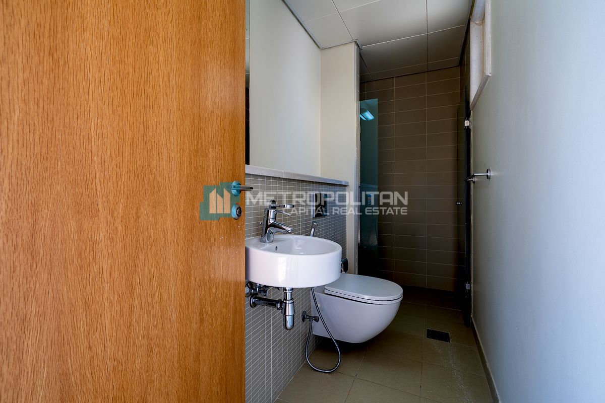 Private Pool| 4BR+M|Next To Corner| For Local Only