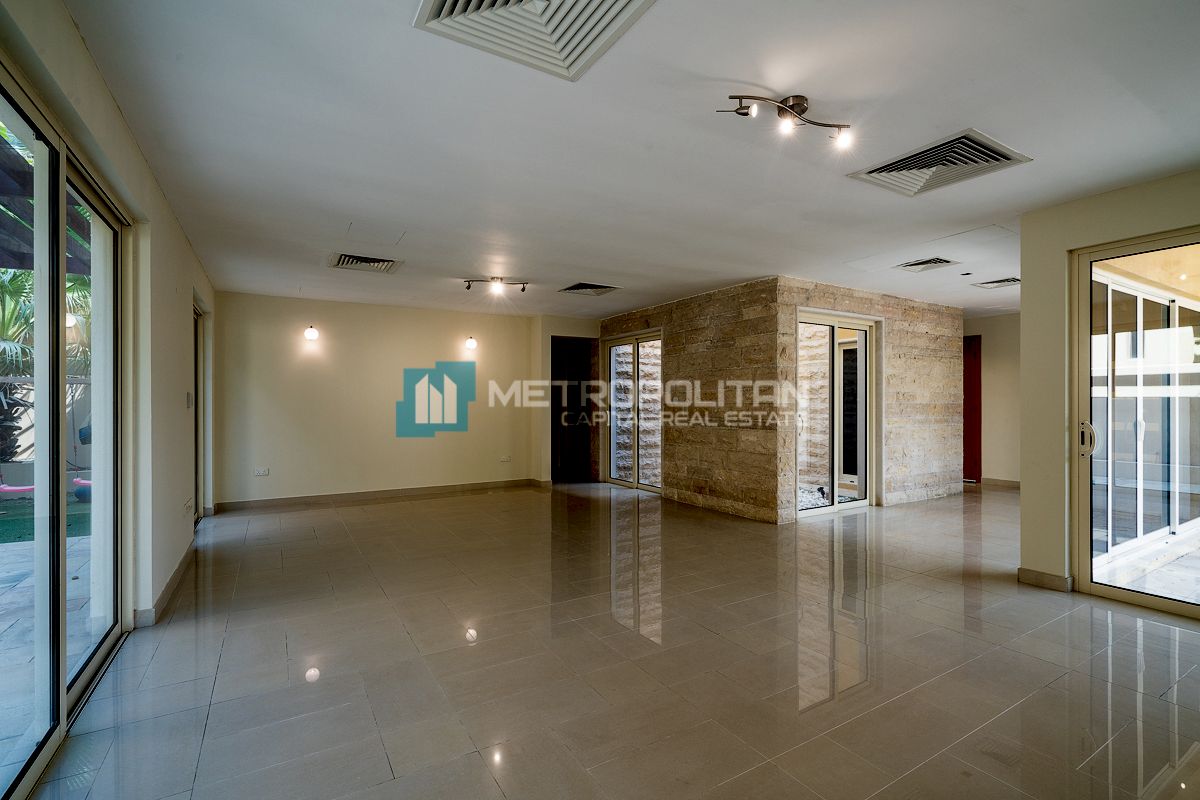 4BR Villa for Sale in Hemaim Community, Al Raha Gardens - MCS-37833