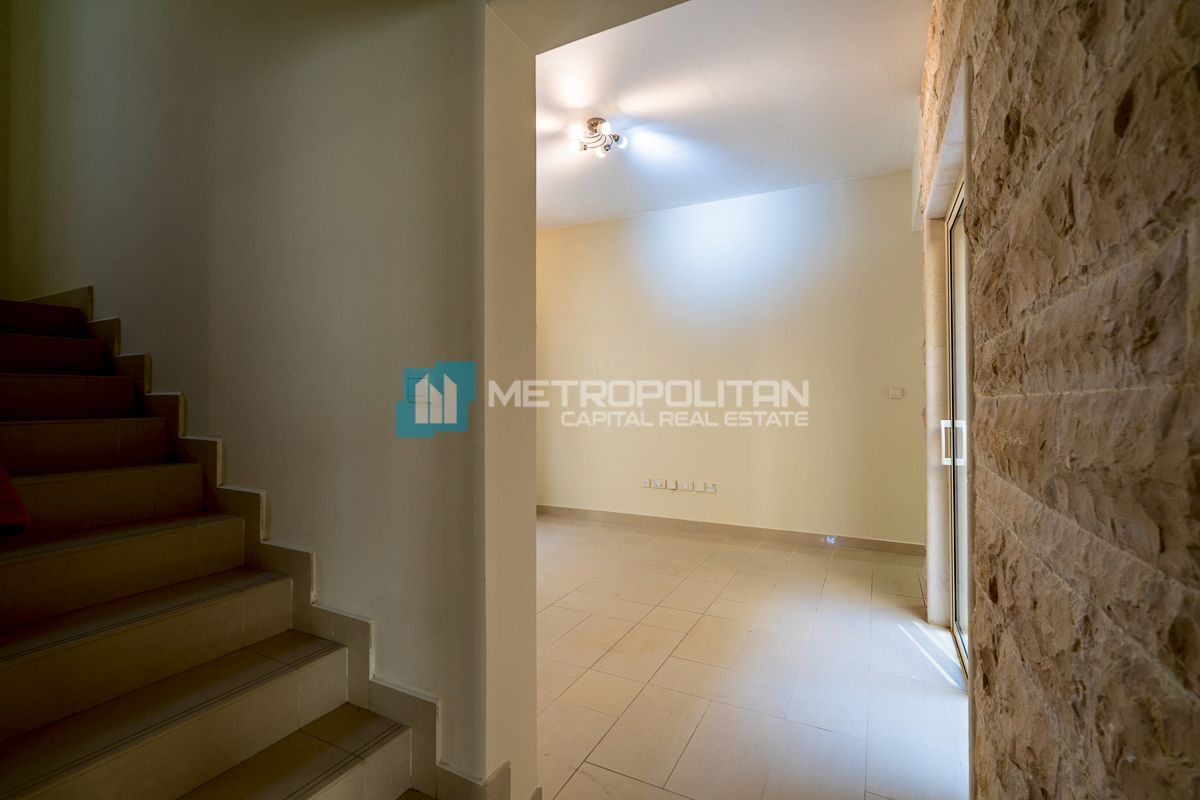 Private Pool| 4BR+M|Next To Corner| For Local Only