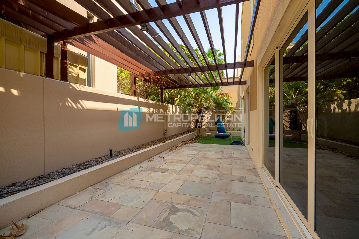 Private Pool| 4BR+M|Next To Corner| For Local Only