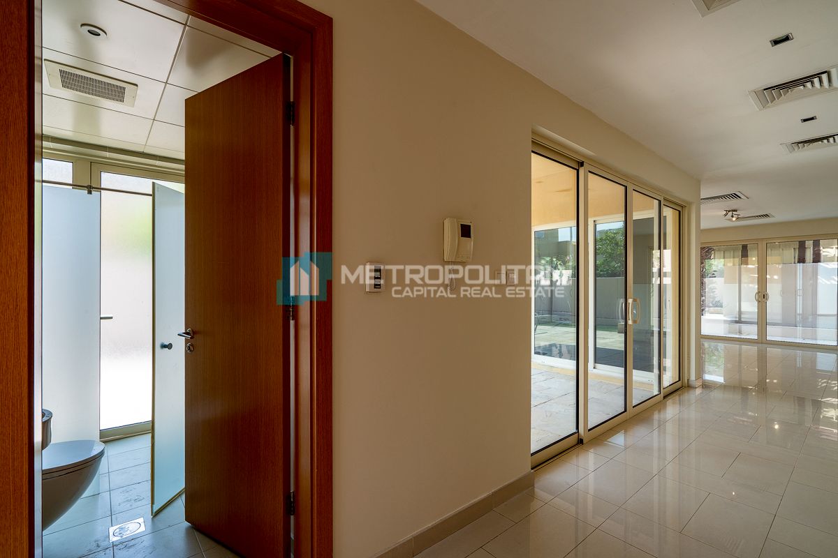 Private Pool| 4BR+M|Next To Corner| For Local Only