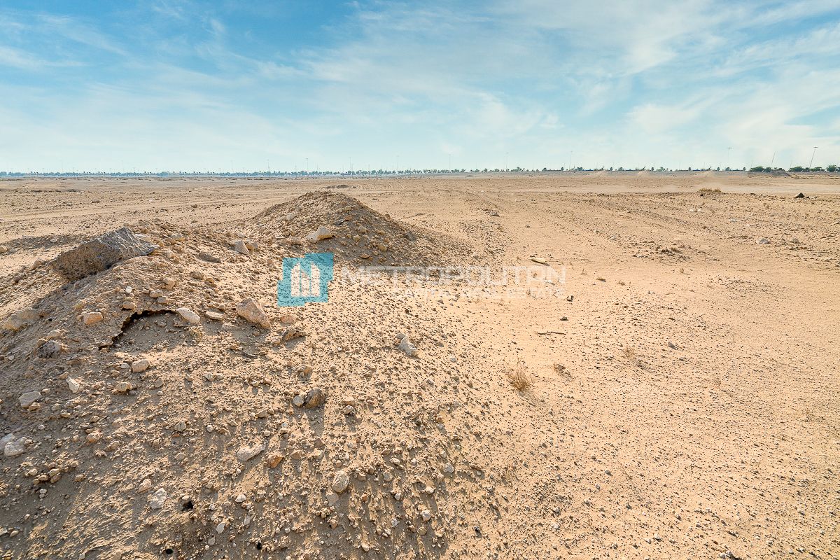 Corner Unit | Canal and Golf View | Massive Plot