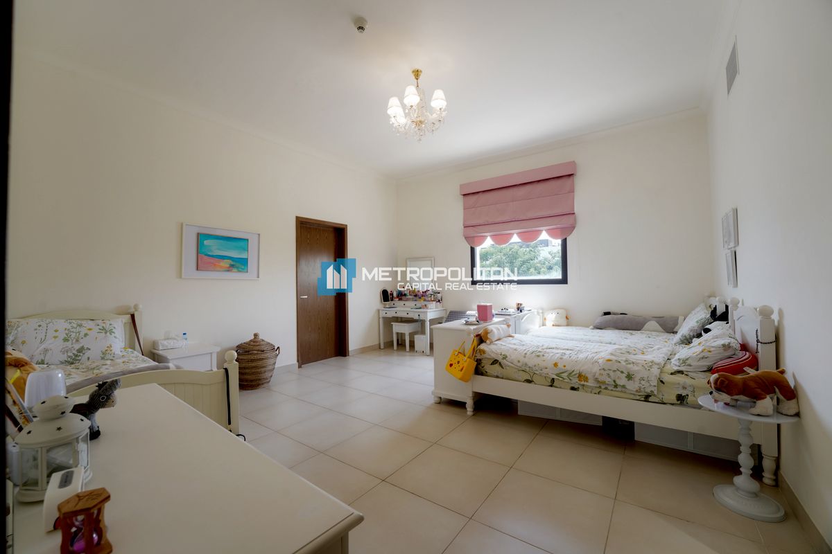 Corner Unit | 5BR with Maid | Fully Upgraded Villa