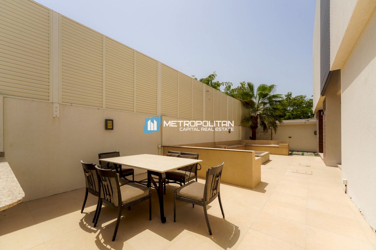 Corner Unit | 5BR with Maid | Fully Upgraded Villa