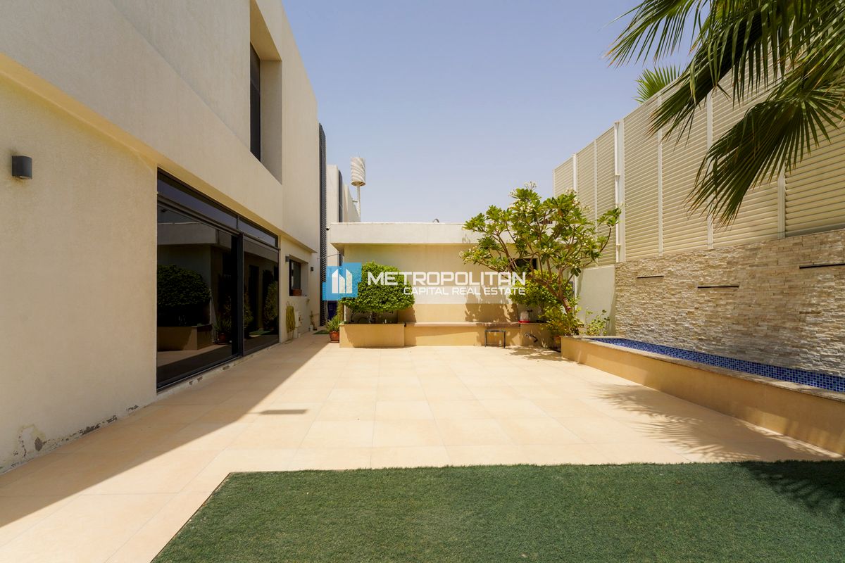Corner Unit | 5BR with Maid | Fully Upgraded Villa