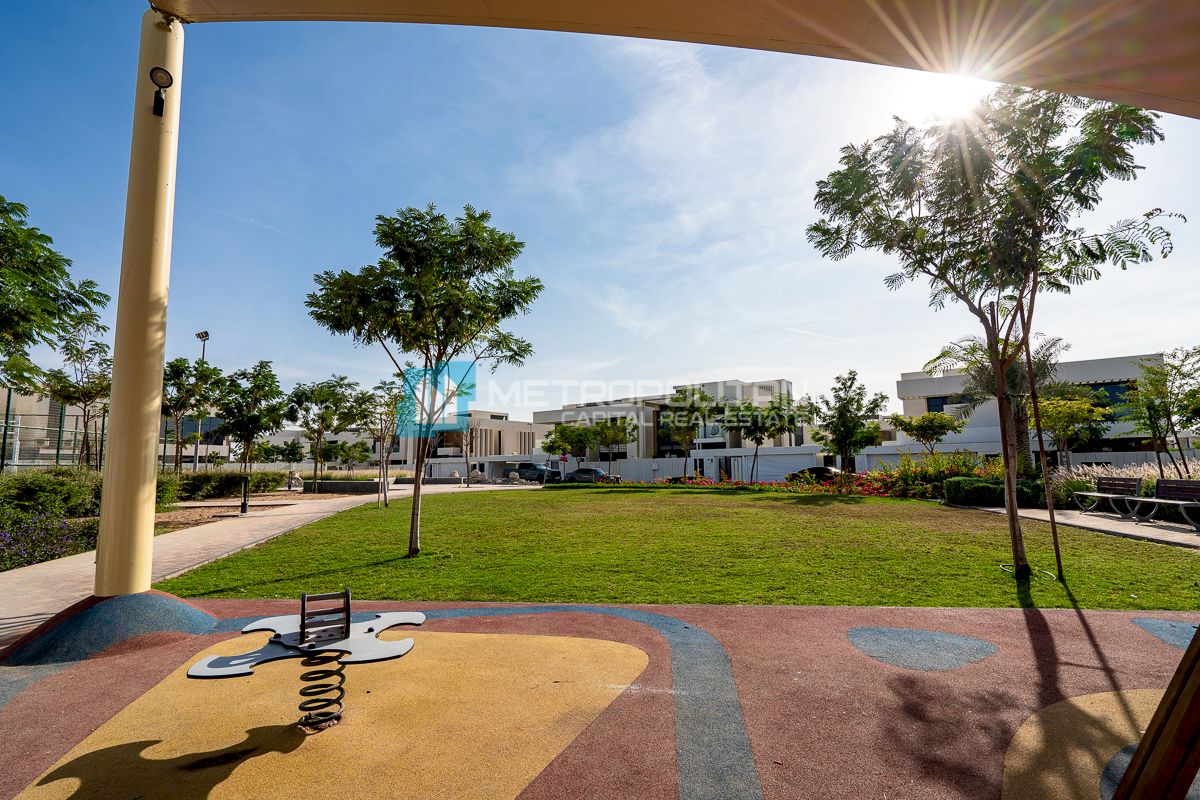 Corner Unit | 5BR with Maid | Fully Upgraded Villa