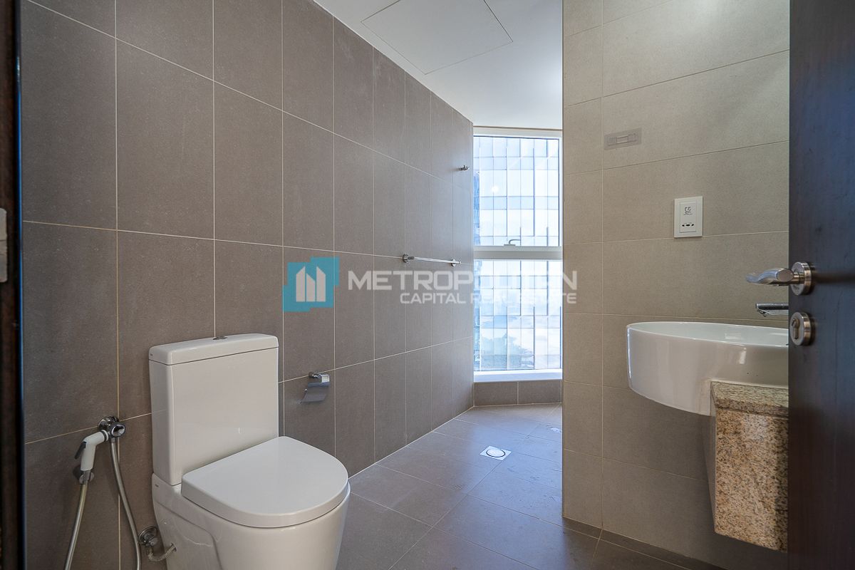 Corner 4BR|Balcony|Canal View|Semi-closed Kitchen