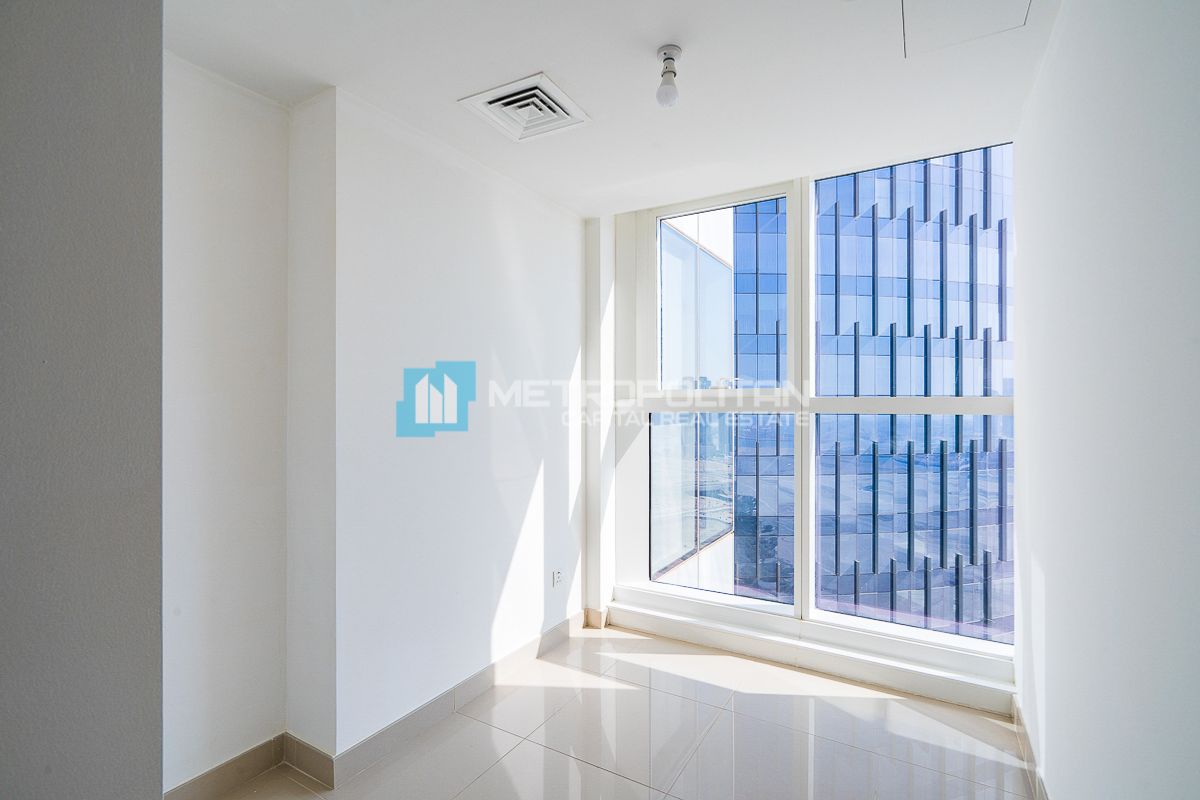 Corner 4BR|Balcony|Canal View|Semi-closed Kitchen