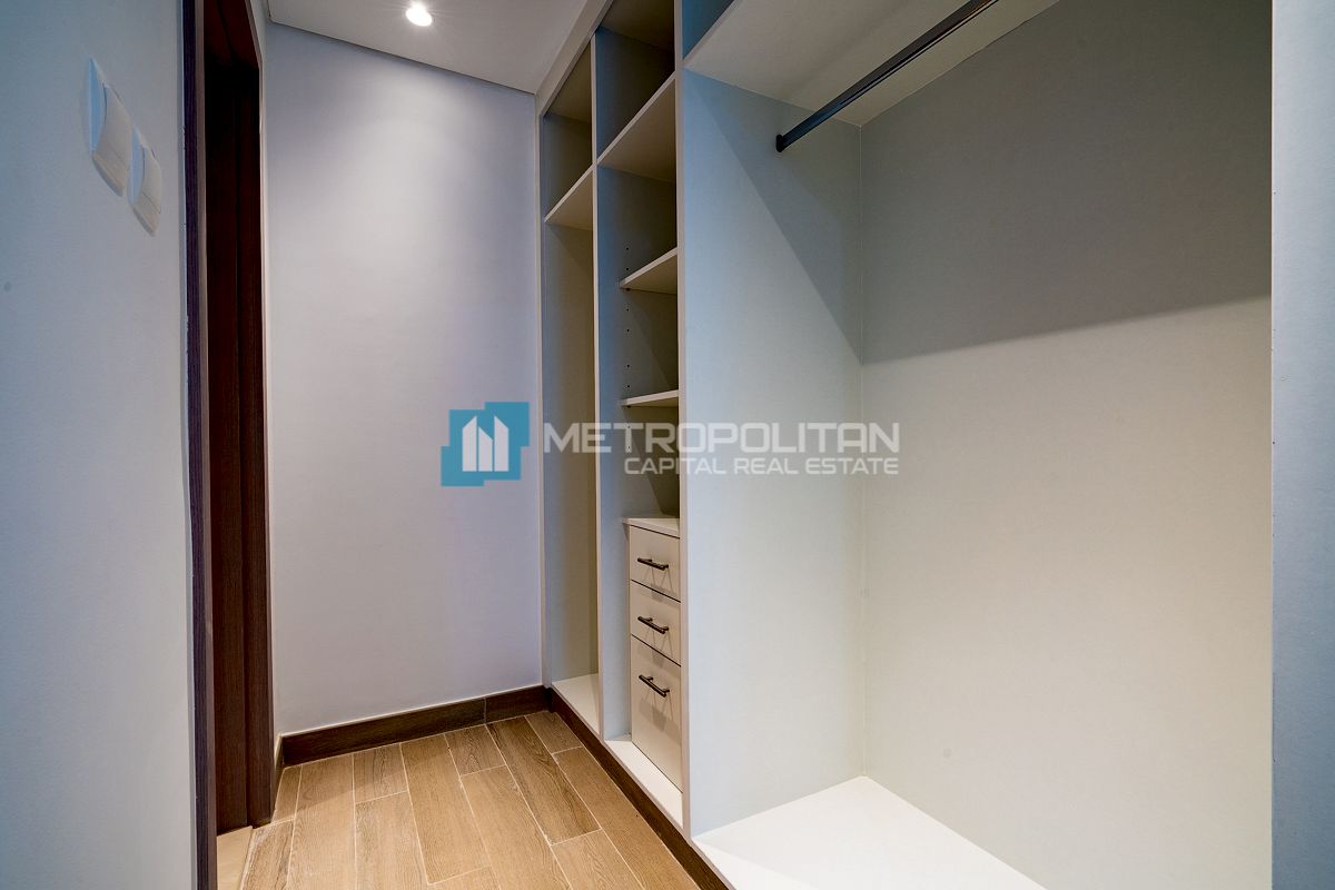 3BR w/ Balcony | Full Sea World View | Maids Room