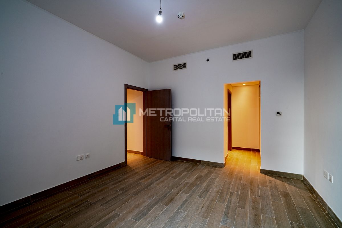 3BR w/ Balcony | Full Sea World View | Maids Room