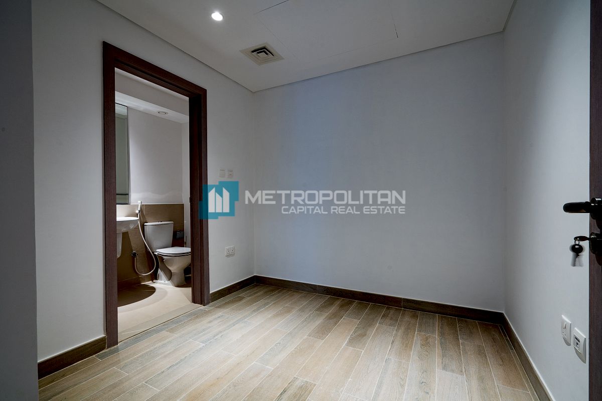 3BR w/ Balcony | Full Sea World View | Maids Room