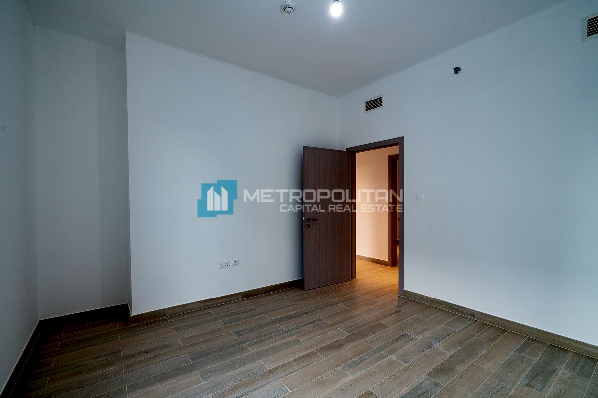 3BR w/ Balcony | Full Sea World View | Maids Room