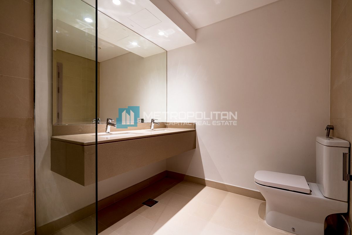 3BR w/ Balcony | Full Sea World View | Maids Room
