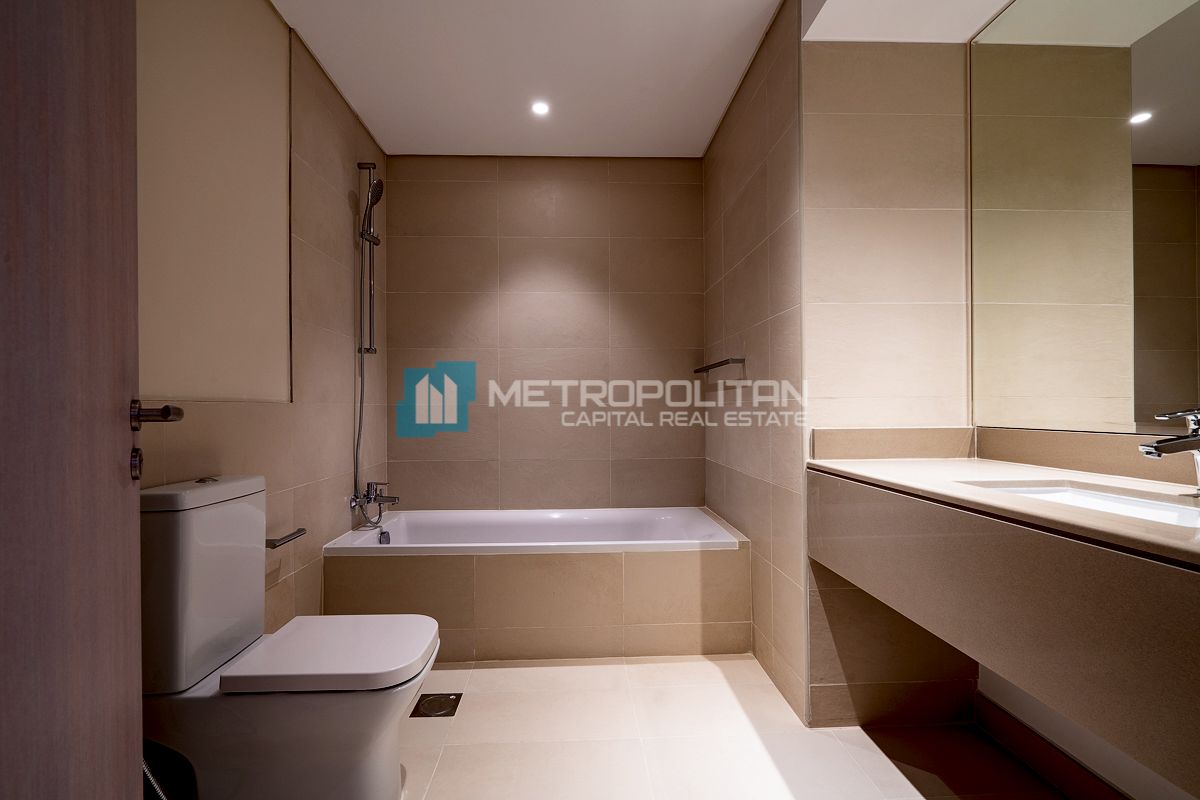3BR w/ Balcony | Full Sea World View | Maids Room
