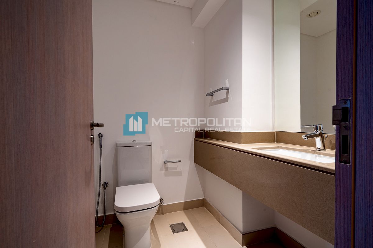 3BR w/ Balcony | Full Sea World View | Maids Room