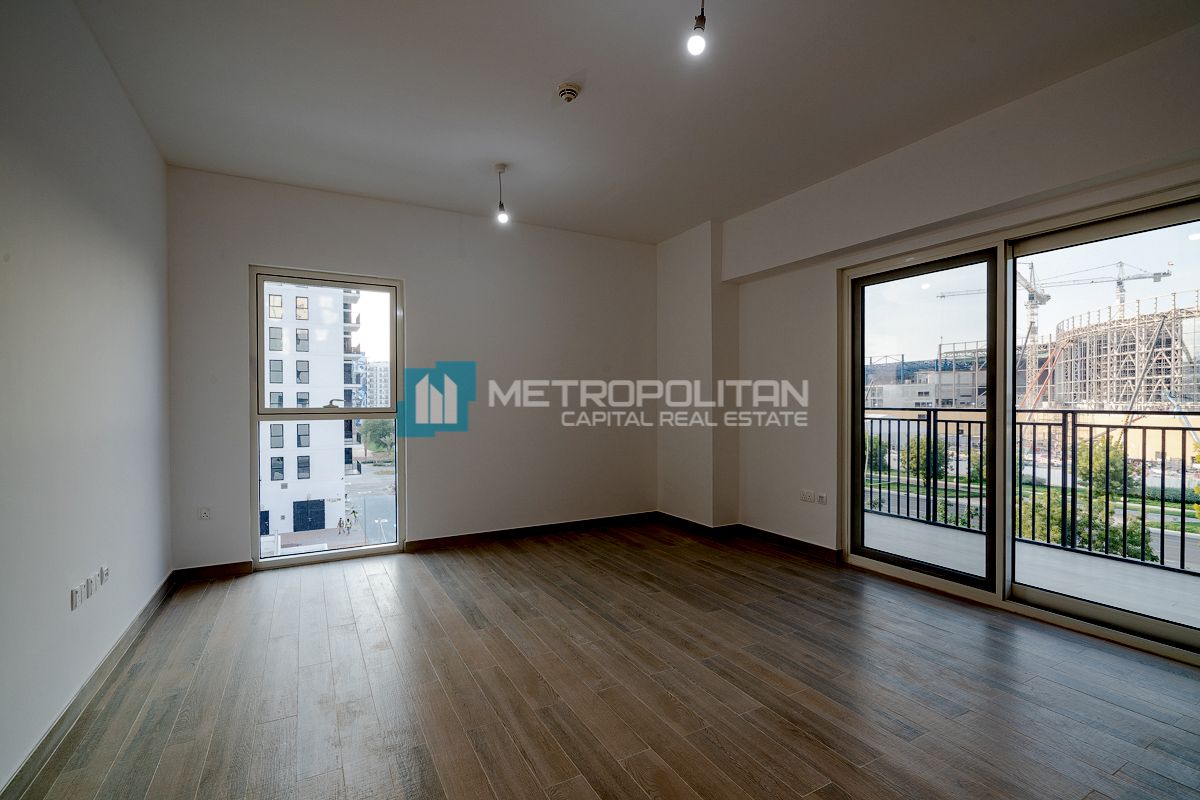 3BR w/ Balcony | Full Sea World View | Maids Room