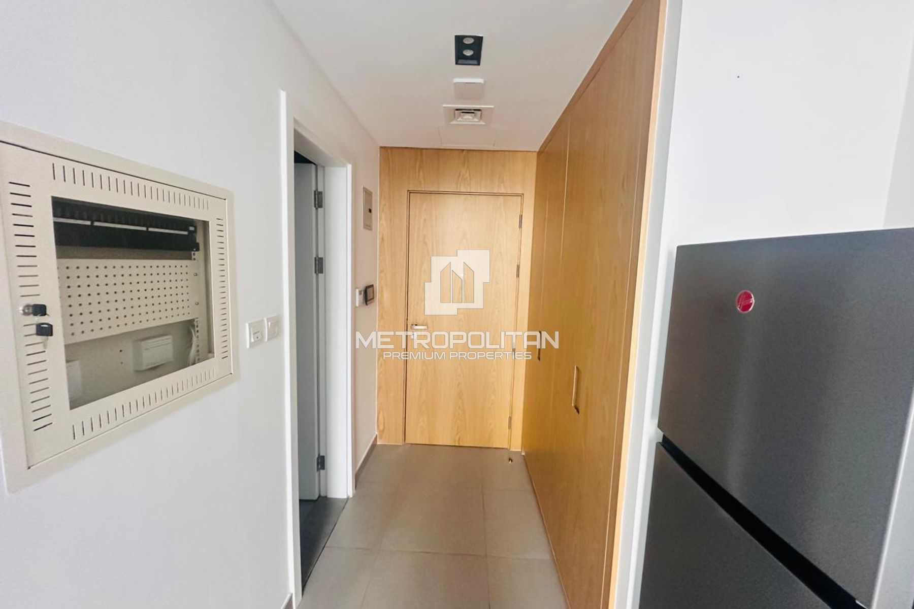 Ready to Move | New Studio | W/Kitchen Appliances