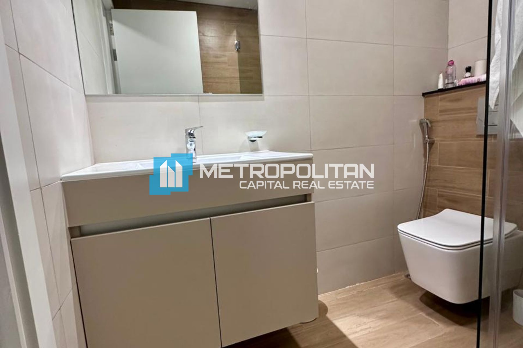 Canal View | High Floor 1 Bedroom | Renovated