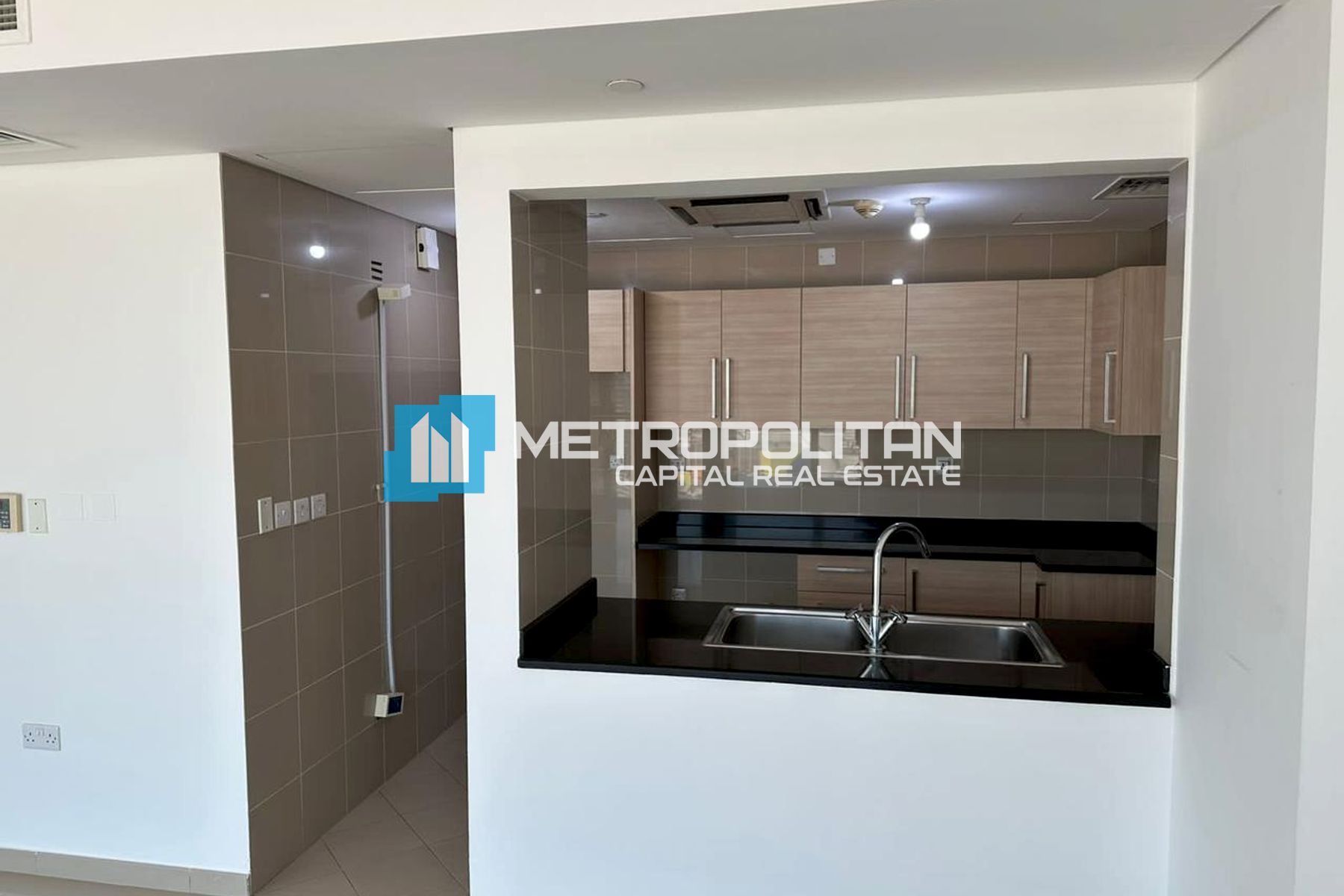 Modern 1BR Unit| Marina and Pool View| High Floor