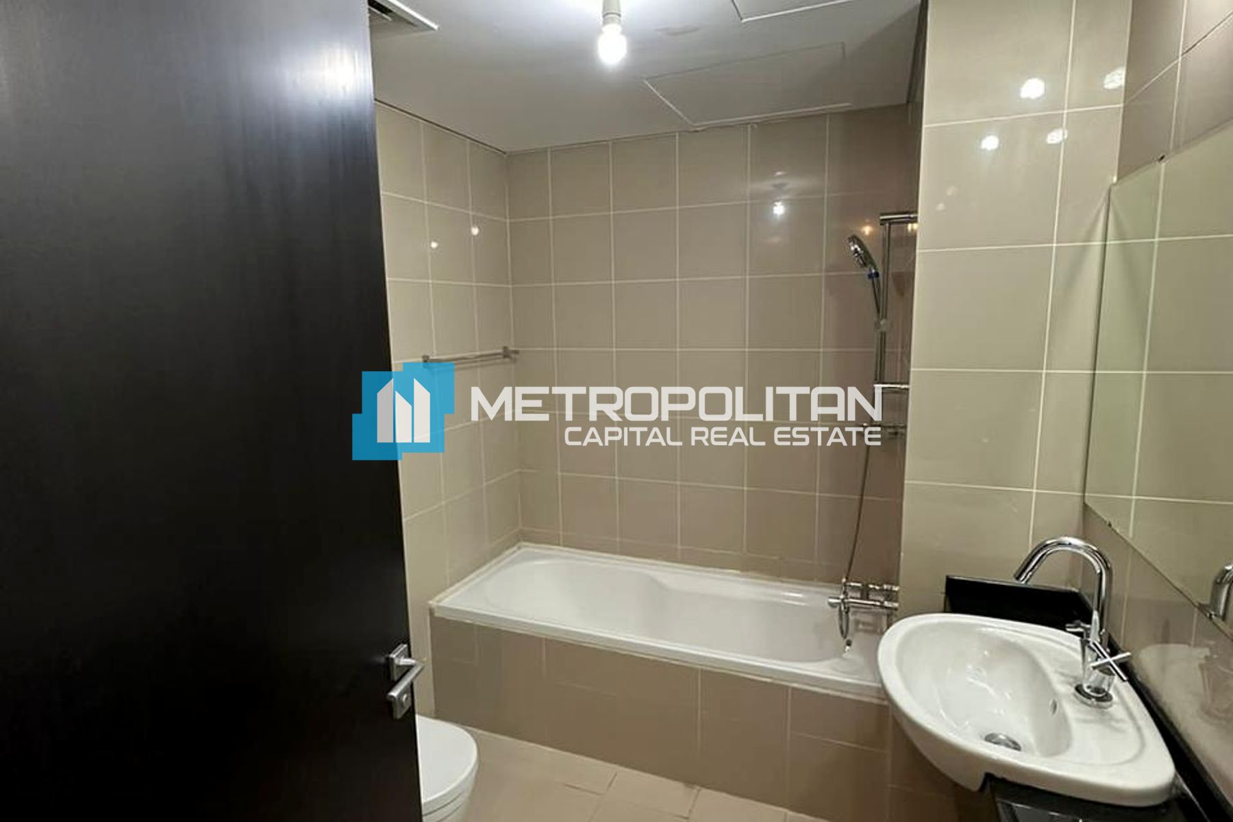 Modern 1BR Unit| Marina and Pool View| High Floor