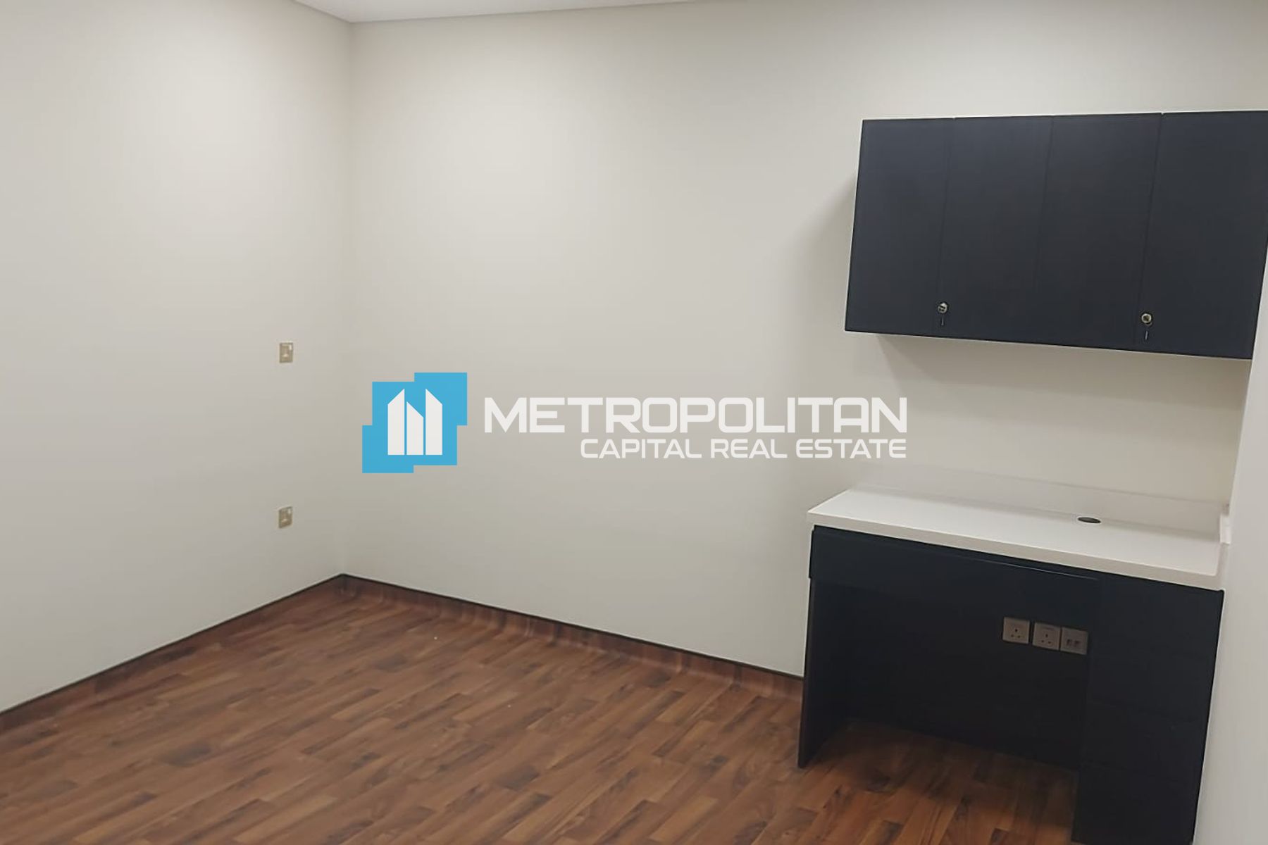 10 Fitted Offices |Vacant |Huge Layout |Canal View