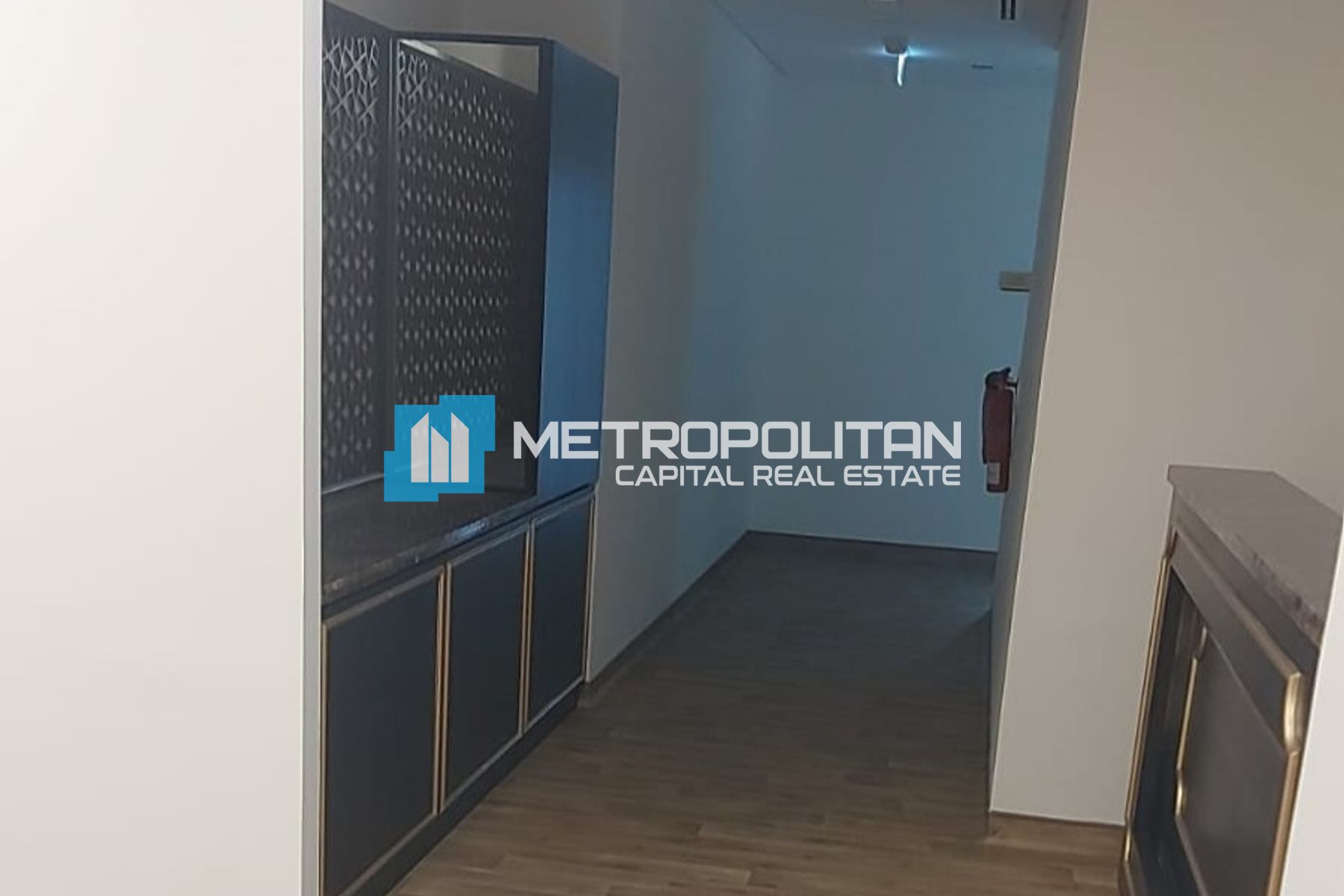 10 Fitted Offices |Vacant |Huge Layout |Canal View