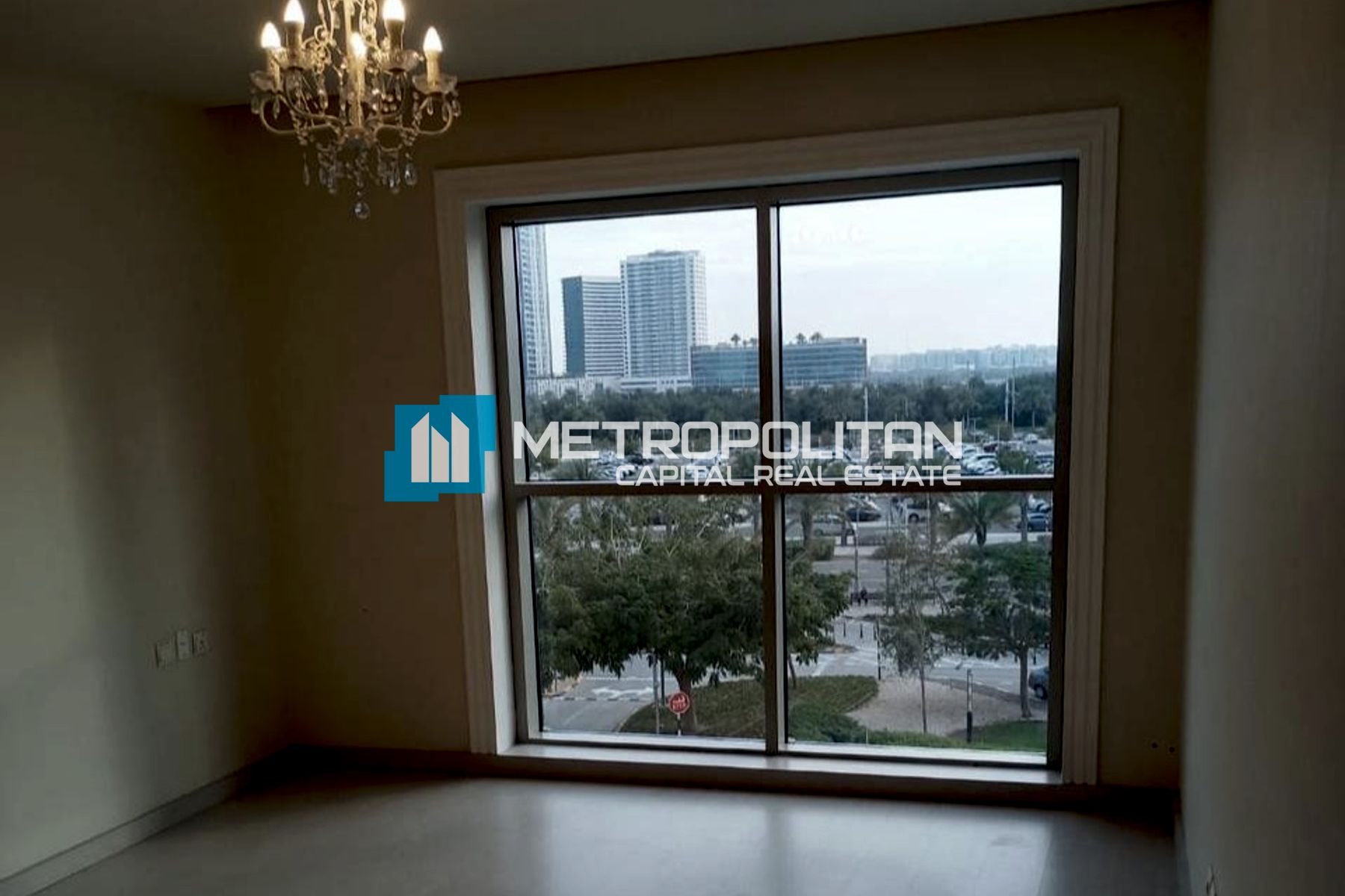Vacant | 3BR w/ Balcony Townhouse | Closed Kitchen