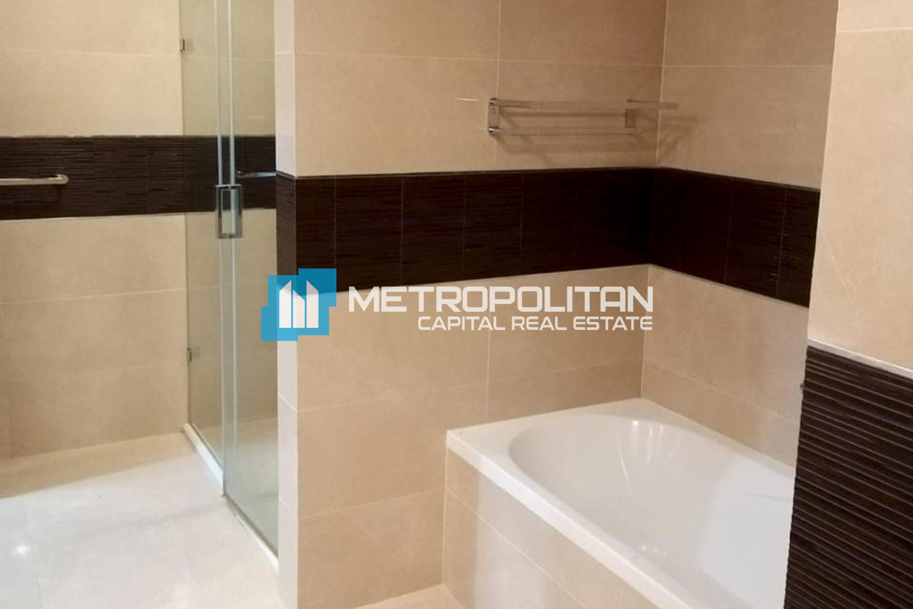 Vacant | 3BR w/ Balcony Townhouse | Closed Kitchen
