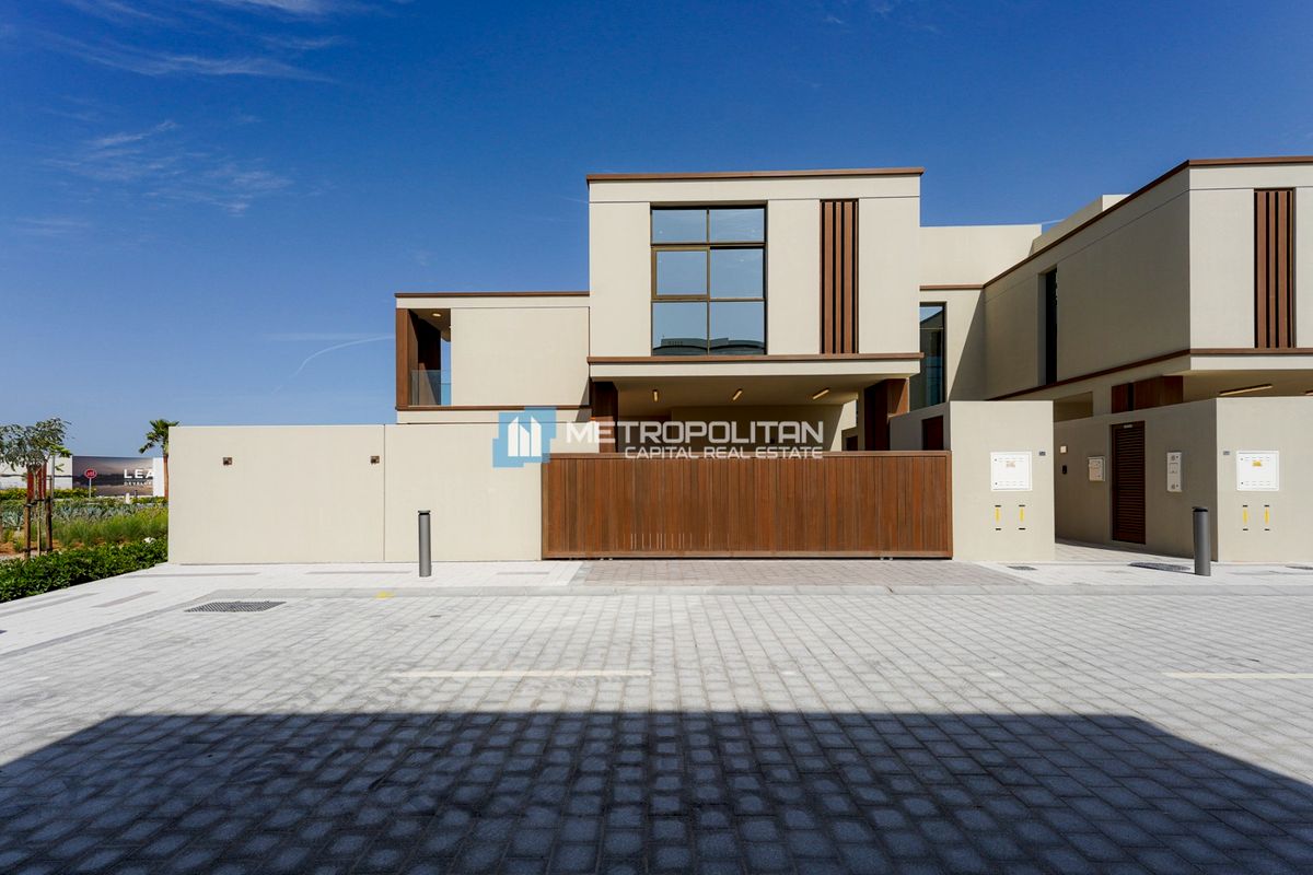 3BR Townhouse for Sale in Nad Al Dhabi, Al Jubail Island - MCS-40147