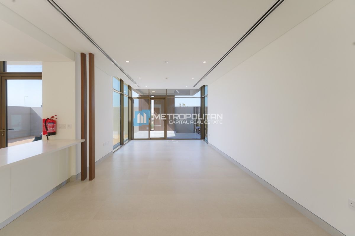 3BR Townhouse for Sale in Nad Al Dhabi, Al Jubail Island - MCS-40147
