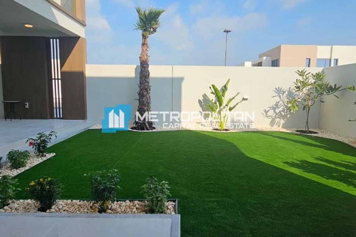 JUBAIL ISLAND | 3BR T.H | SQUARE | CORNER UNIT