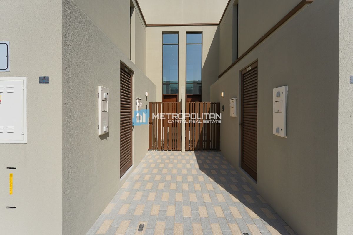 JUBAIL ISLAND | 3BR T.H | SQUARE | CORNER UNIT