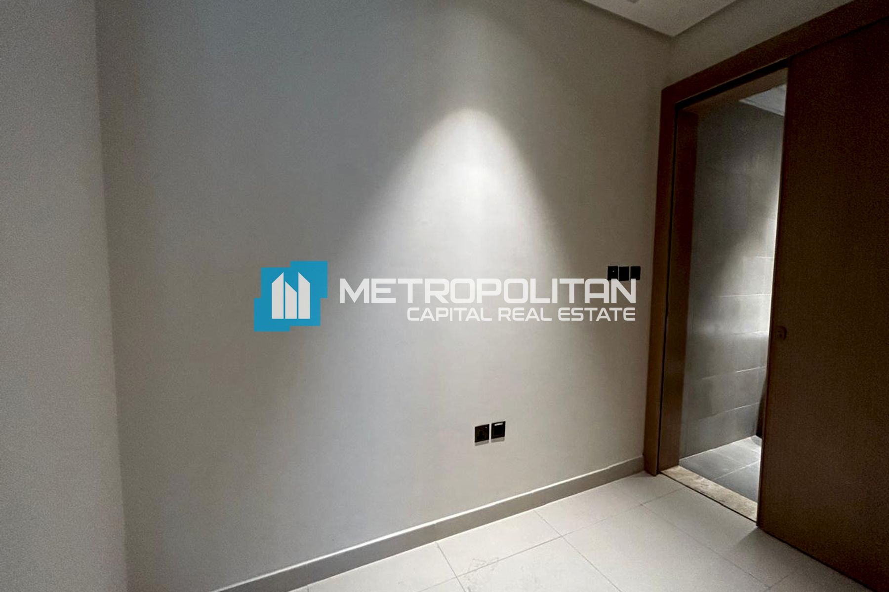 Corner 2BR+Balcony|Closed Kitchen|Laundry|Ready
