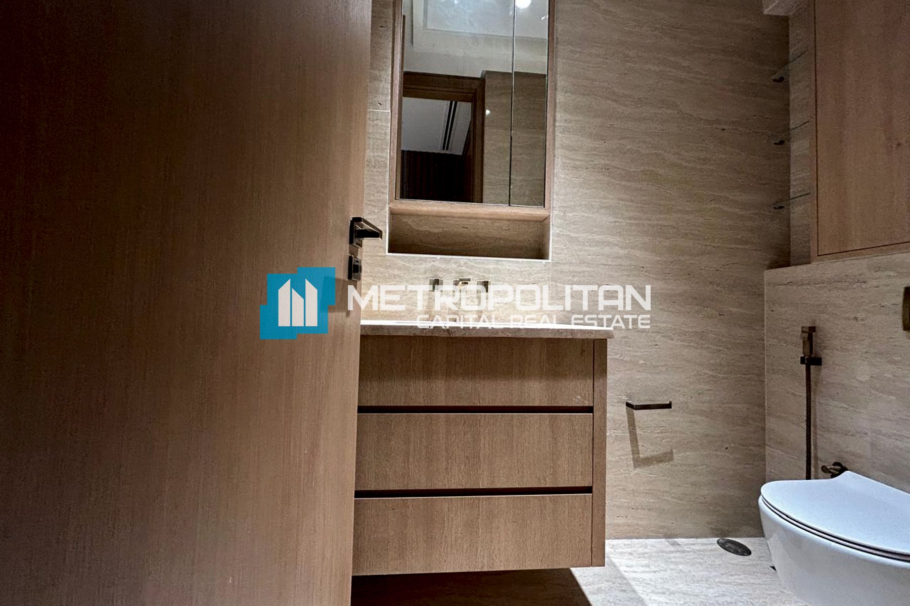 Corner 2BR+Balcony|Closed Kitchen|Laundry|Ready