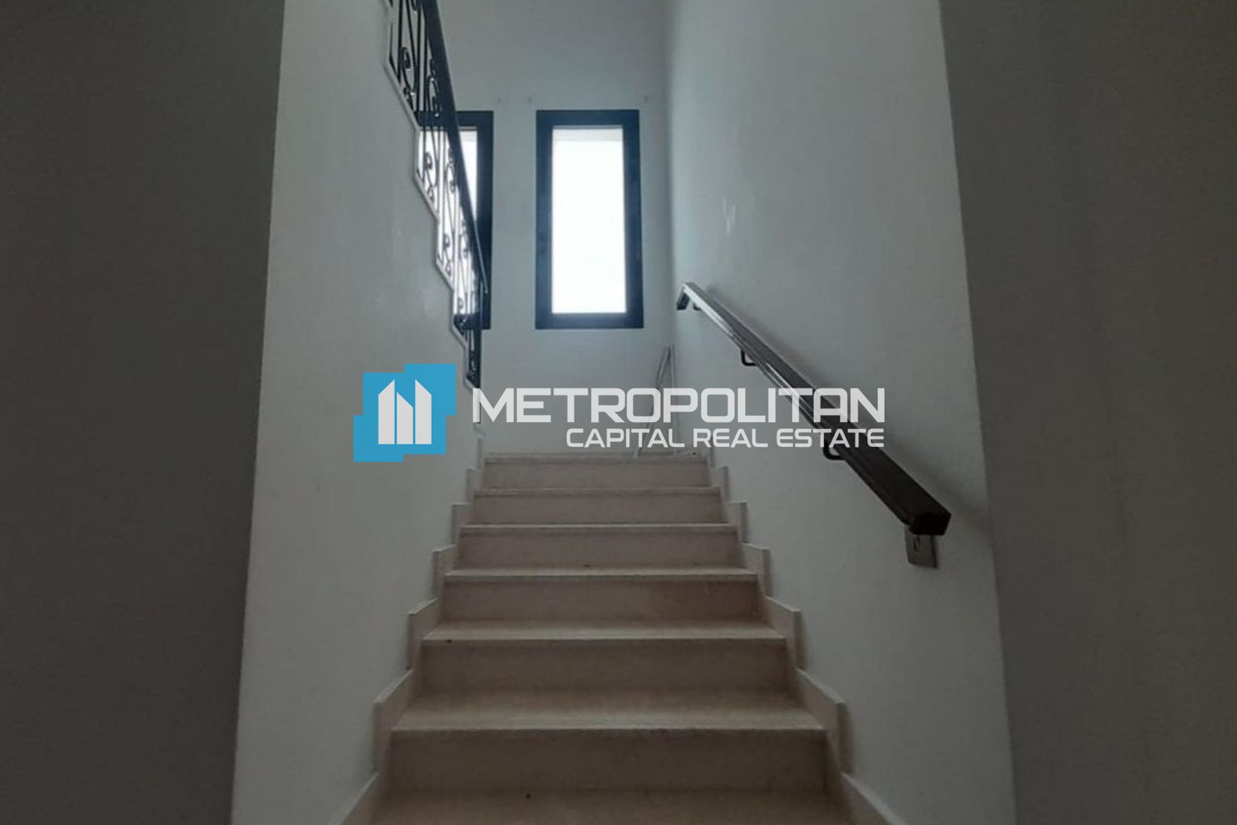Single Row 5BR | Close to Amenities | Prime Area