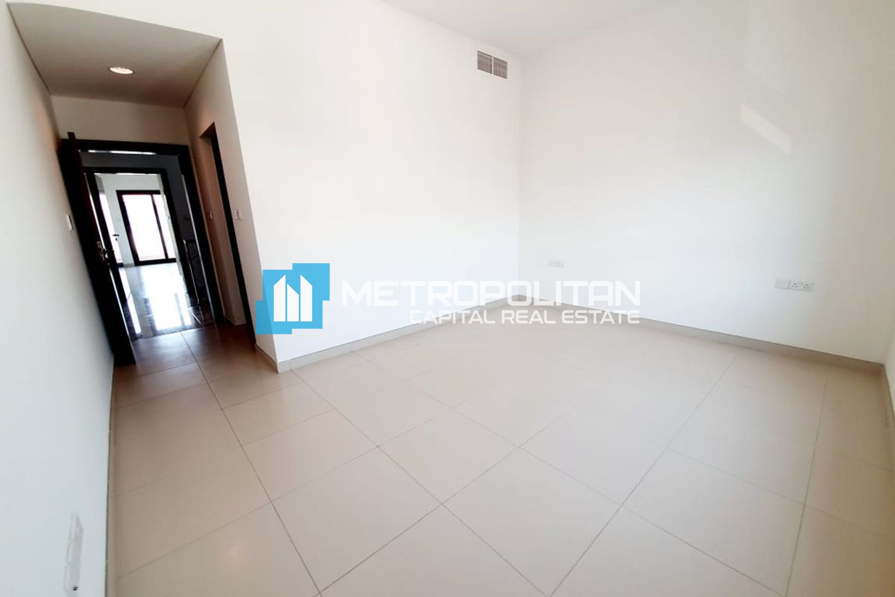 Single Row 5BR | Close to Amenities | Prime Area