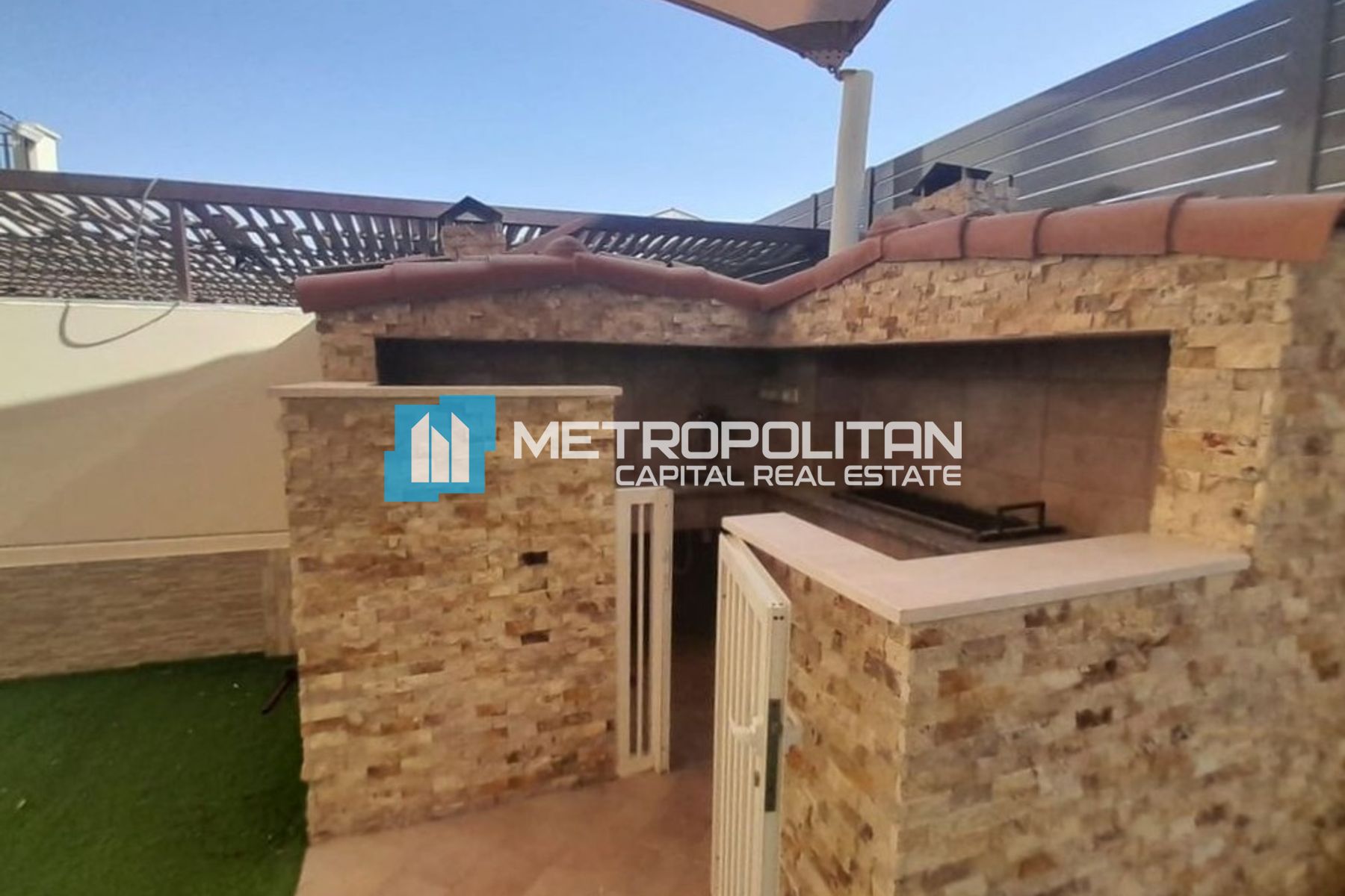Single Row 5BR | Close to Amenities | Prime Area