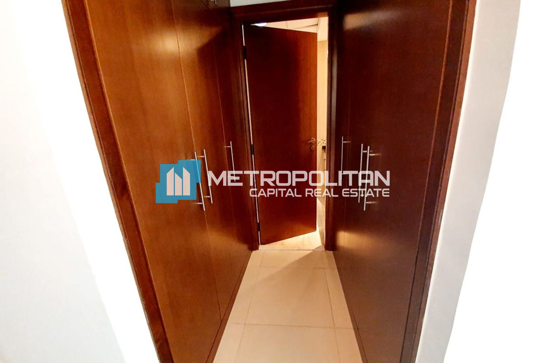 Single Row 5BR | Close to Amenities | Prime Area
