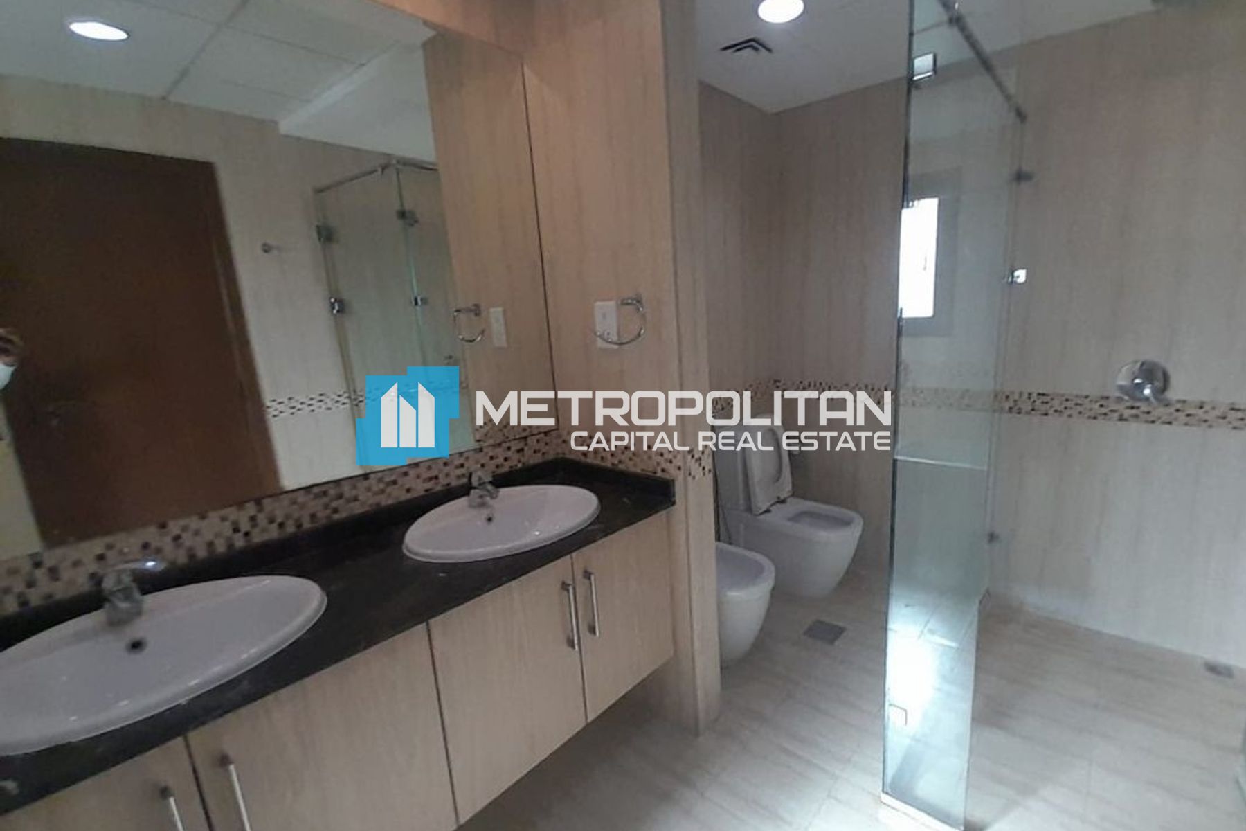 Single Row 5BR | Close to Amenities | Prime Area
