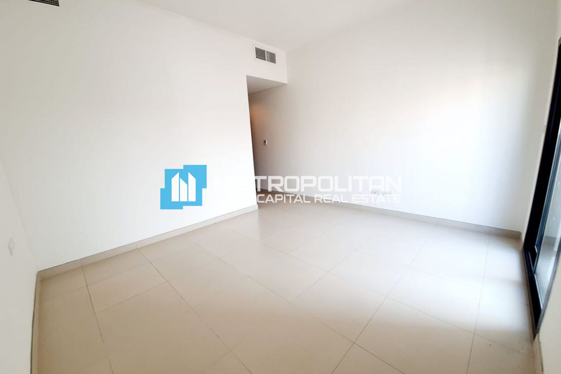 Single Row 5BR | Close to Amenities | Prime Area