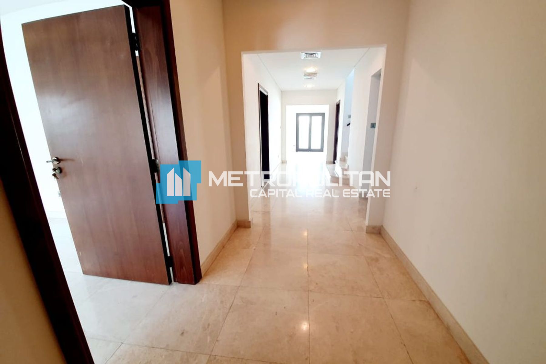 Single Row 5BR | Close to Amenities | Prime Area