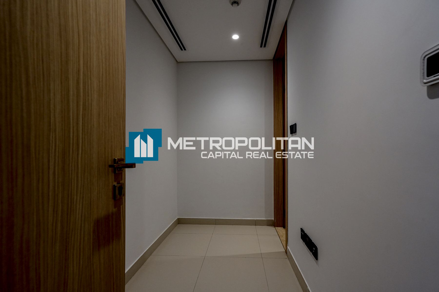 Corner 2BR | Partial Sea View | Furnished Kitchen