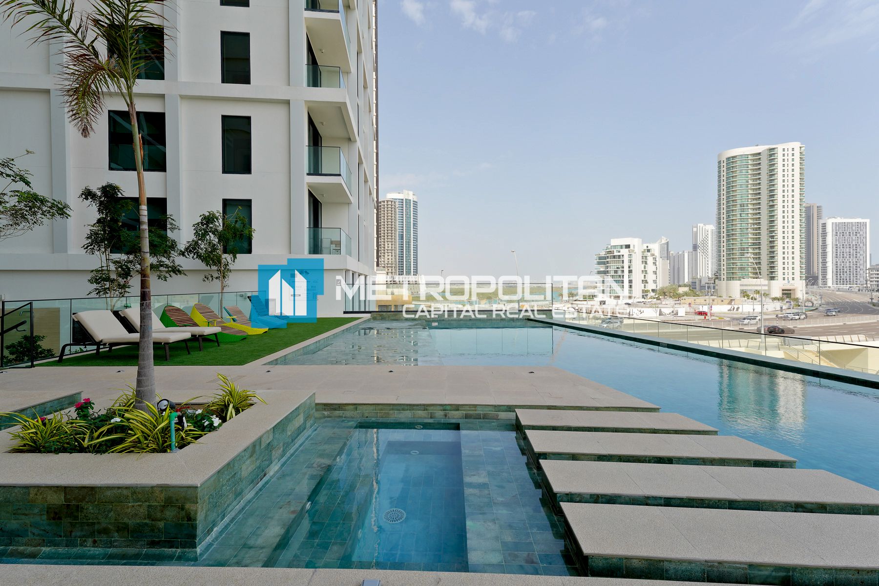 Corner 2BR | Partial Sea View | Furnished Kitchen