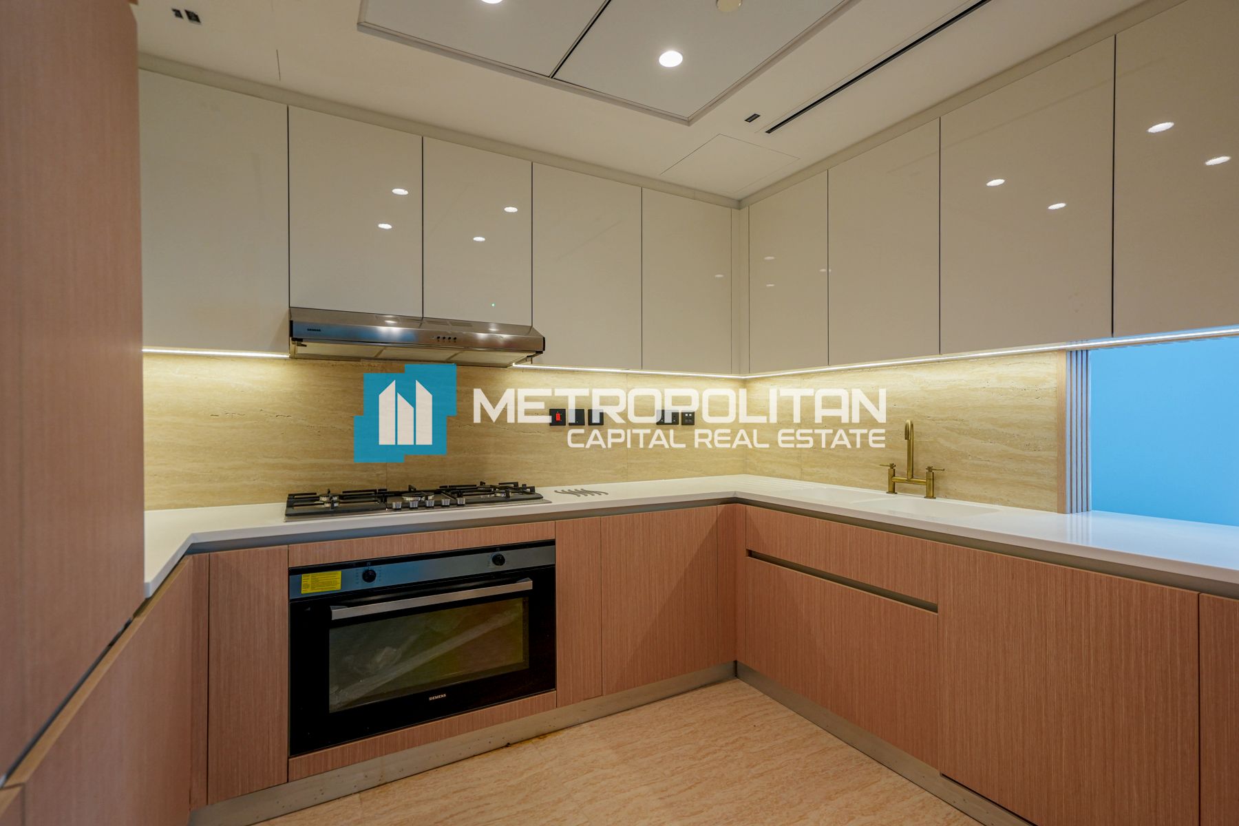 Corner 2BR | Partial Sea View | Furnished Kitchen